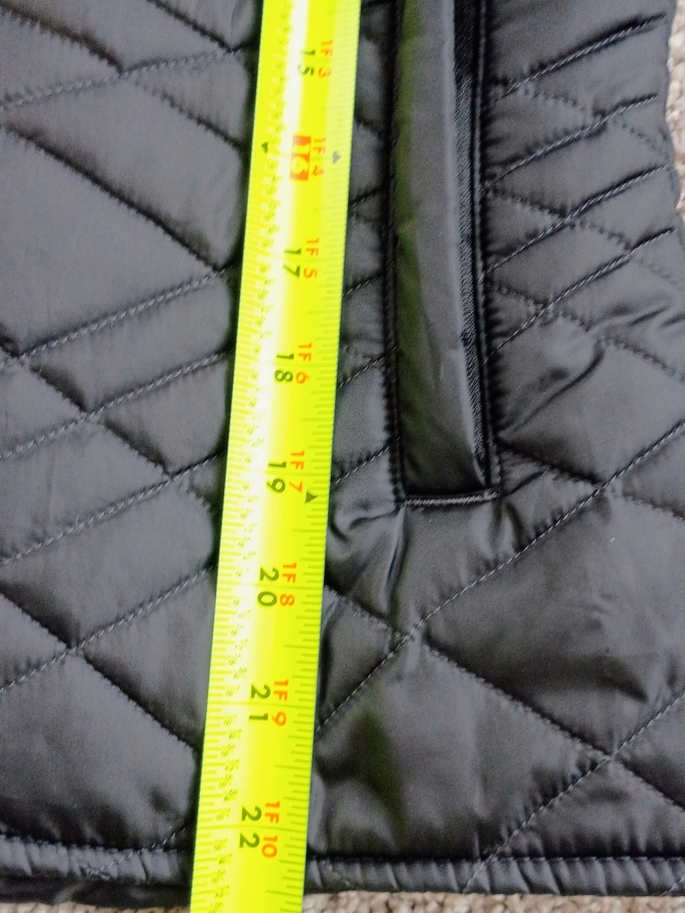Royal Robbins, Packable-Women's Black Quilted Vest Size medium - Picture 11 of 12